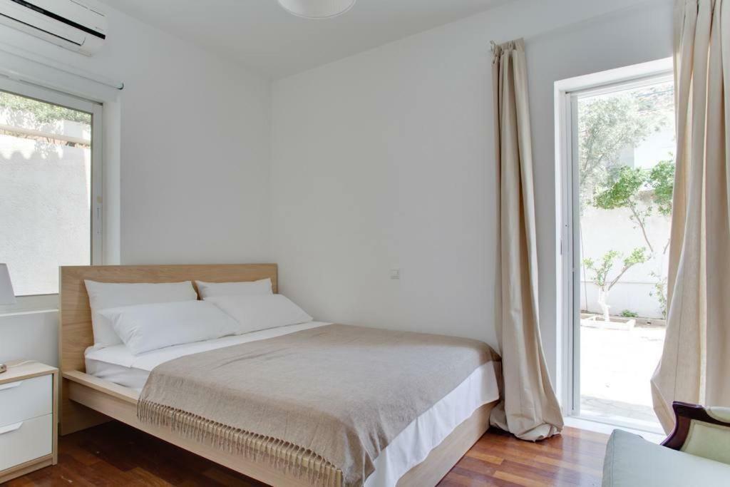 Beautiful, Private Villa By The Sea Agia Marina  Exteriér fotografie